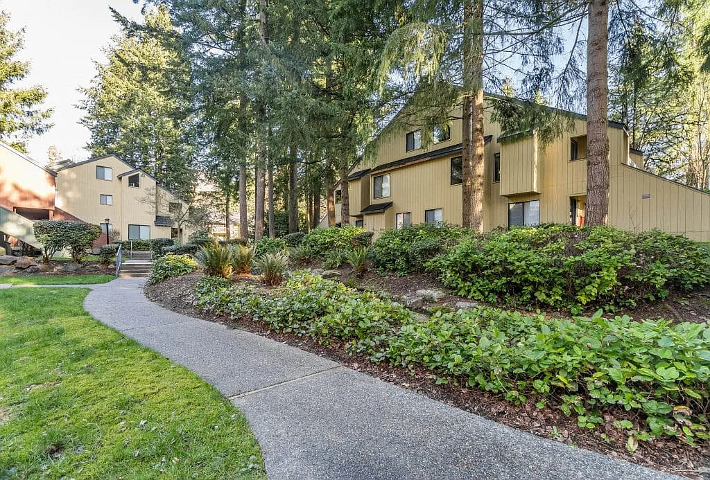 Cove East — Photo 1