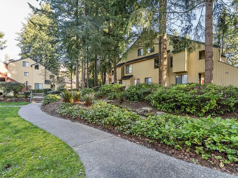 Cove East — Photo 1