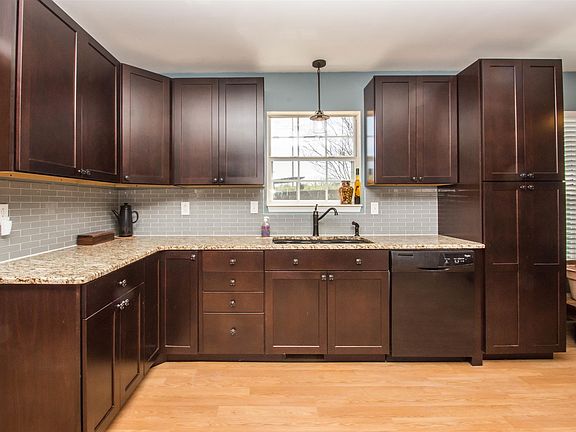 4th image of 266 Grassmire Dr