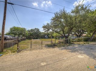 2189 Potters Creek Rd, Canyon Lake, TX 78133