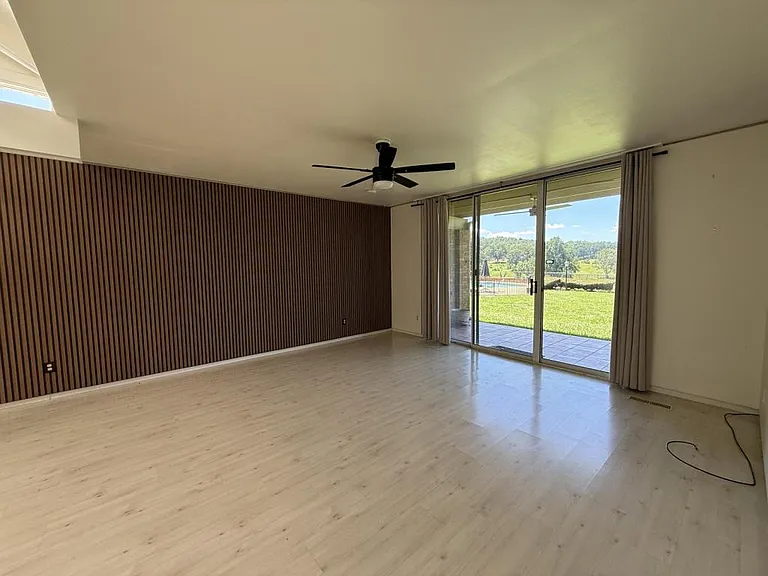 575 Belvedere Dr — Photo 8