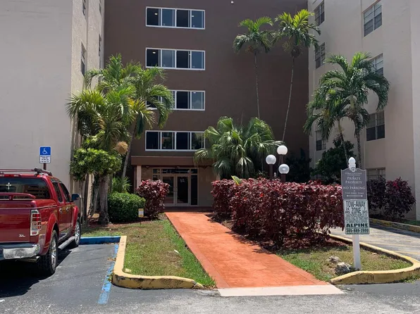 6950 Miami Gardens Dr #2211, Hialeah, FL 33015