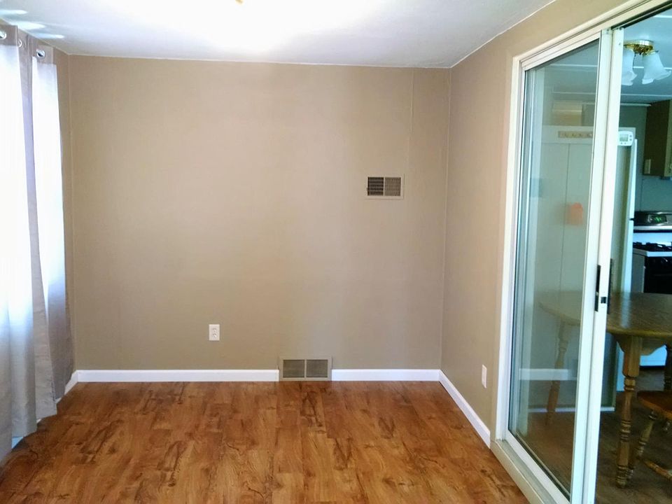 2nd image of 1312 1/2 S 13th St