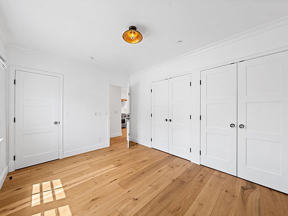 5th image of 1620 Washington Ave #1622