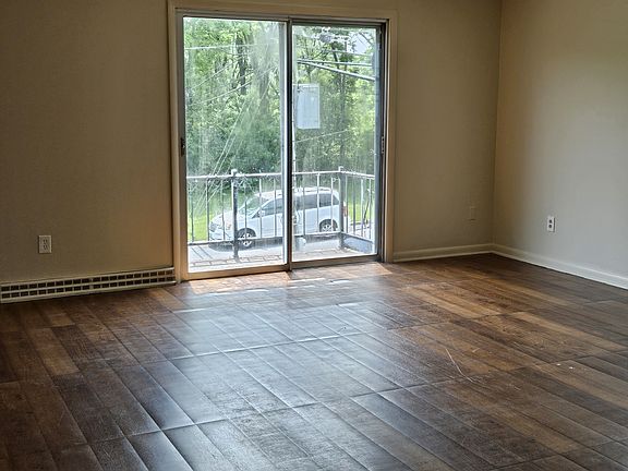 4th image of 1613-1615 W South St #1615-2