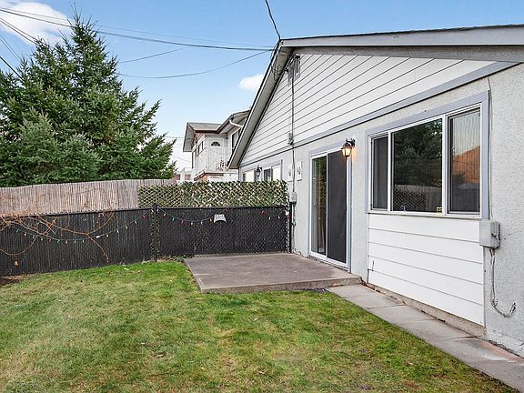3rd image of 204 Fairview Ave