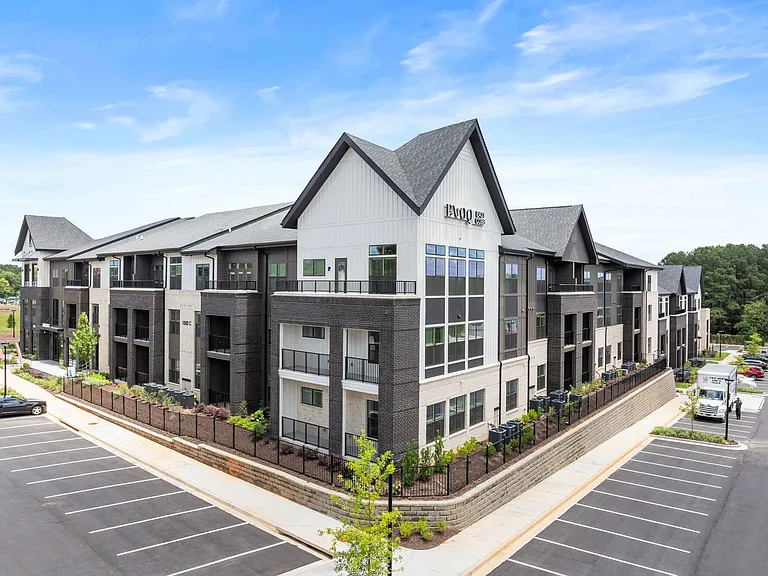 EVOQ EAST COBB — Photo 31