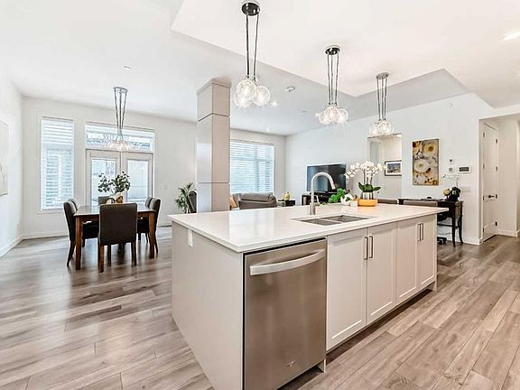 5th image of 10 W Mahogany Cir SE #101