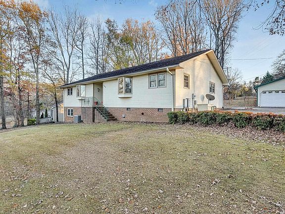 3rd image of 149 Greenvista Ln