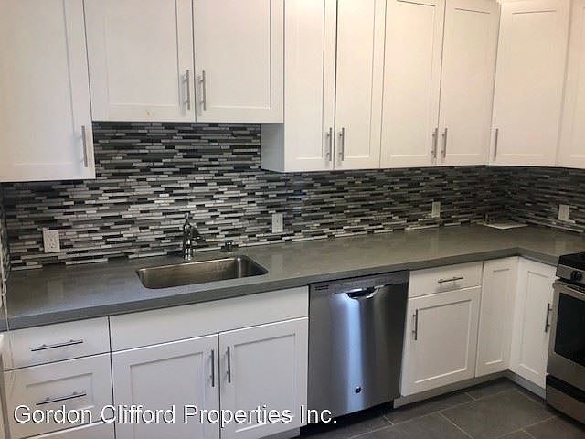 1st image of 405 Clipper St #4052