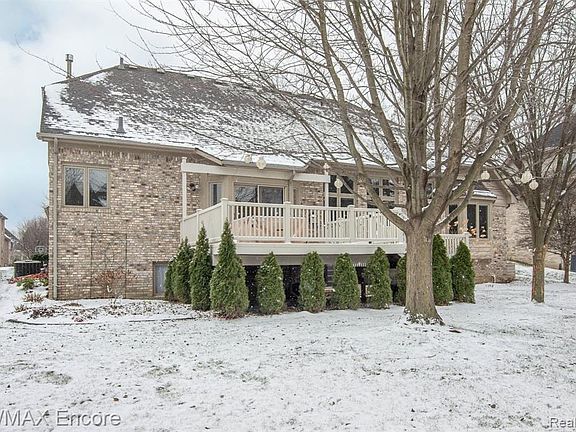 3rd image of 55559 Saint Regis Dr