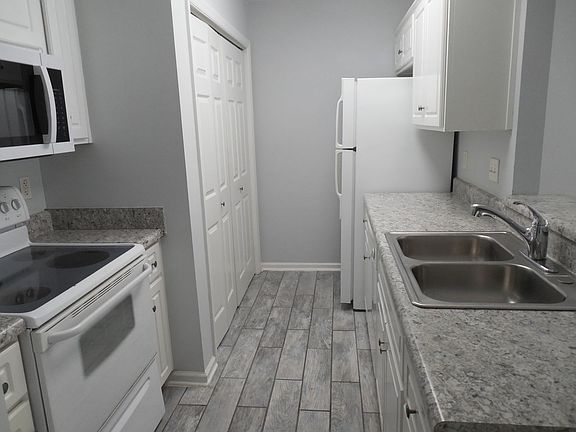 2nd image of 420 Northrop Pl