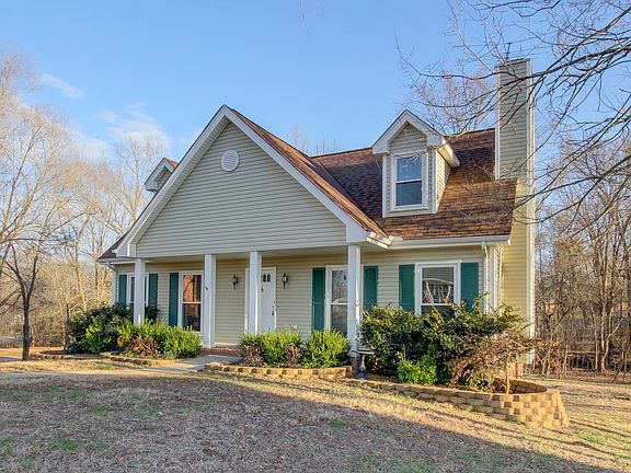 3rd image of 106 Kayla Ct