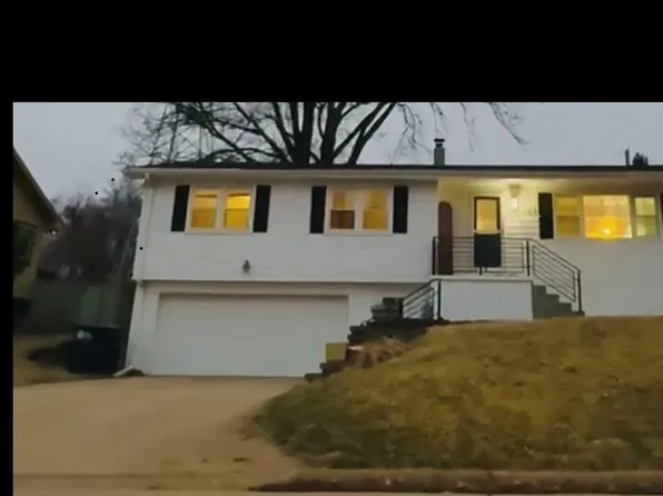 1864 S 123rd St, Omaha, NE 68144