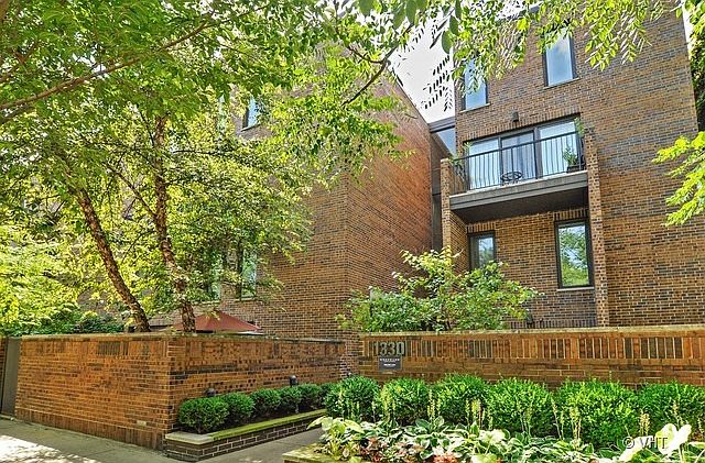 1st image of 1330 N La Salle St #211