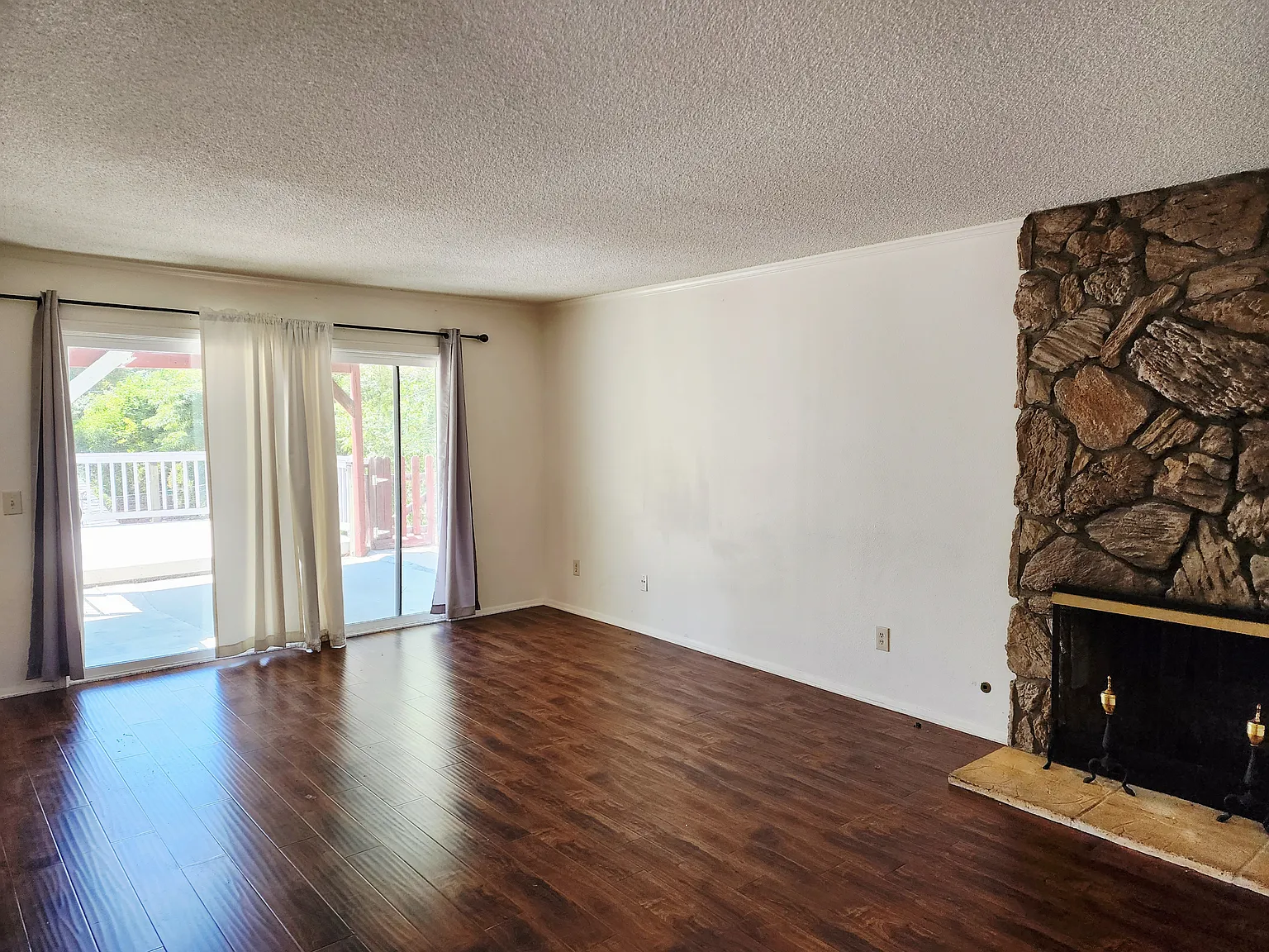 4 bed, 1480 sqft, $3,100 — Photo 3