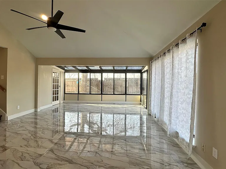 3925 Capricorn Ct — Photo 20