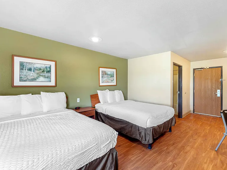 Studio Suite - 2 Full Beds