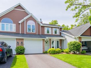 15 Wind Loft Cir, Fairport, NY 14450