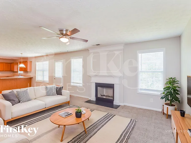 6061 Fairington Farms Ln — Photo 3