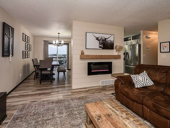 2nd image of 3201 Roosevelt Dr