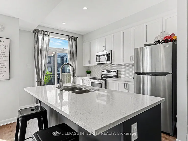906 Lixnaw Ct — Photo 17