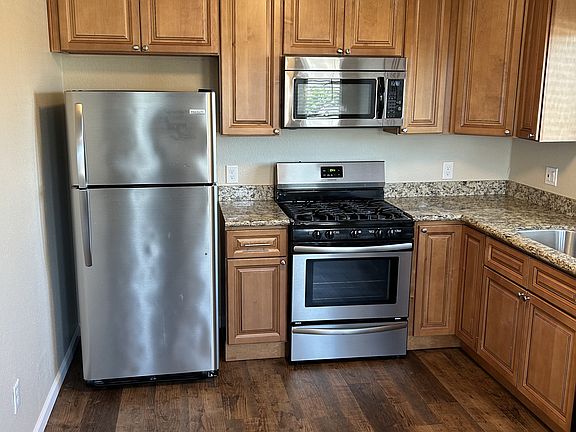 2nd image of 1354 McNary Cir