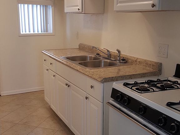 5th image of 7621 Sturgess Ave