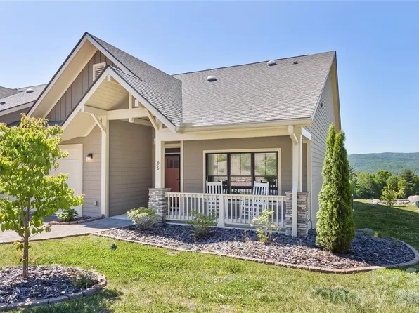 96 Copper Valley Ln, Hendersonville, NC 28739