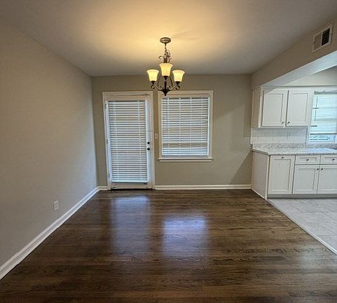 4th image of 3305 Carden Dr