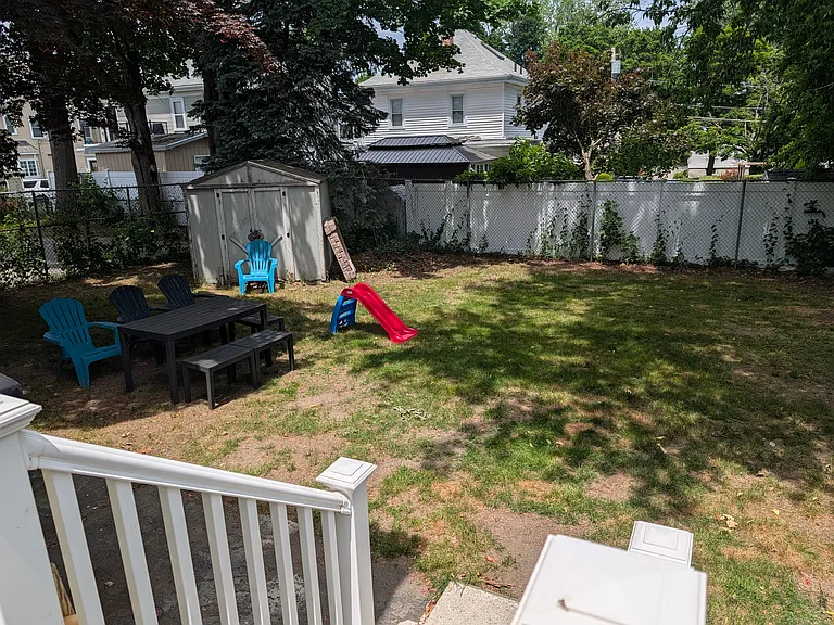 92 Fuller St — Photo 8