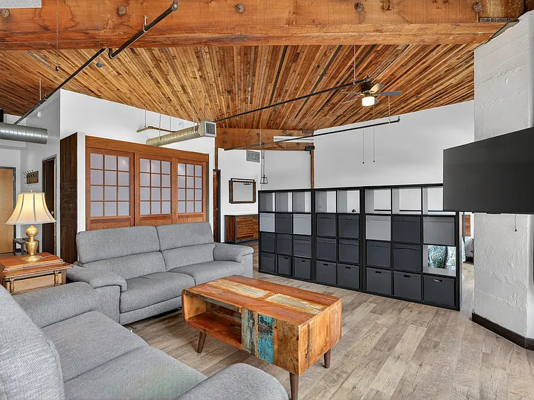 1420 NW Lovejoy St #605 — Photo 8