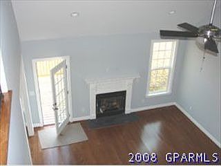 5th image of 2244 Vicky Ln