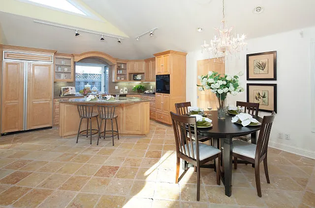 722 Bantry Ct — Photo 5