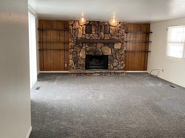 1804 Cranston Rd — Photo 6