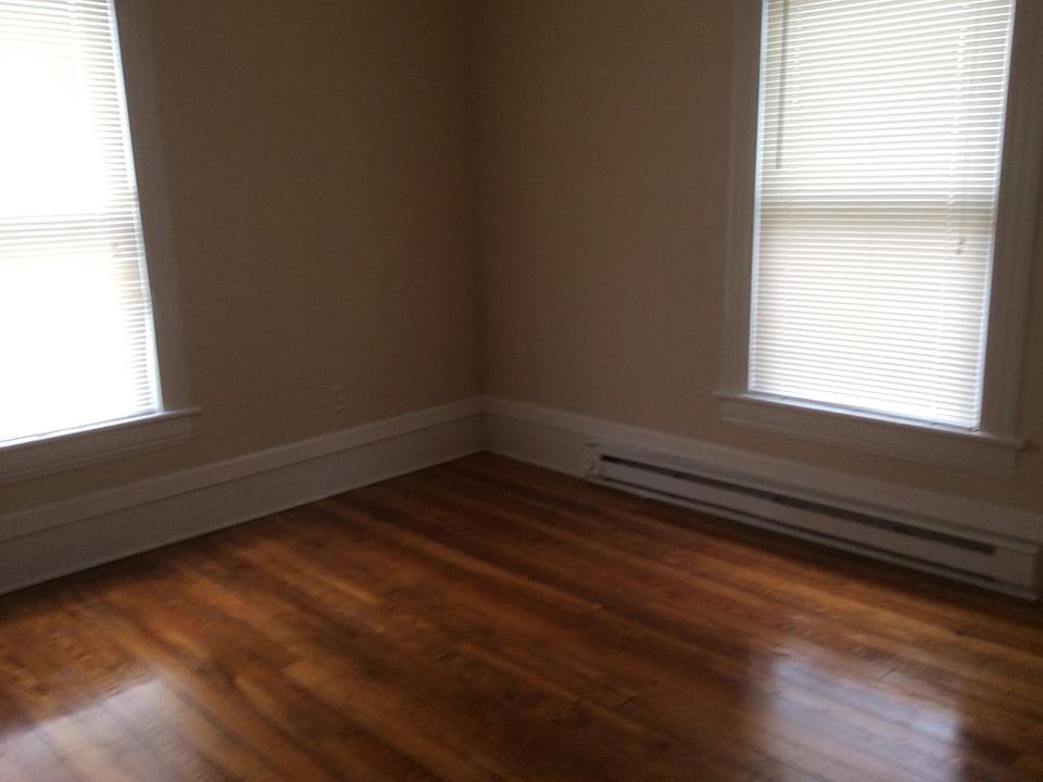 2nd image of 805 Marshall Ave SW #C