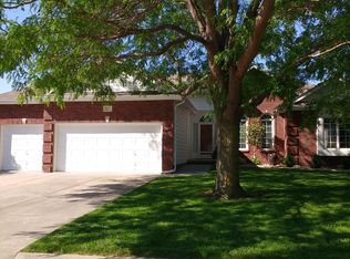 2507 Pinehurst Cir, Papillion, NE 68133