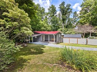 455 Blackberry Inn Rd, Weaverville, NC 28787