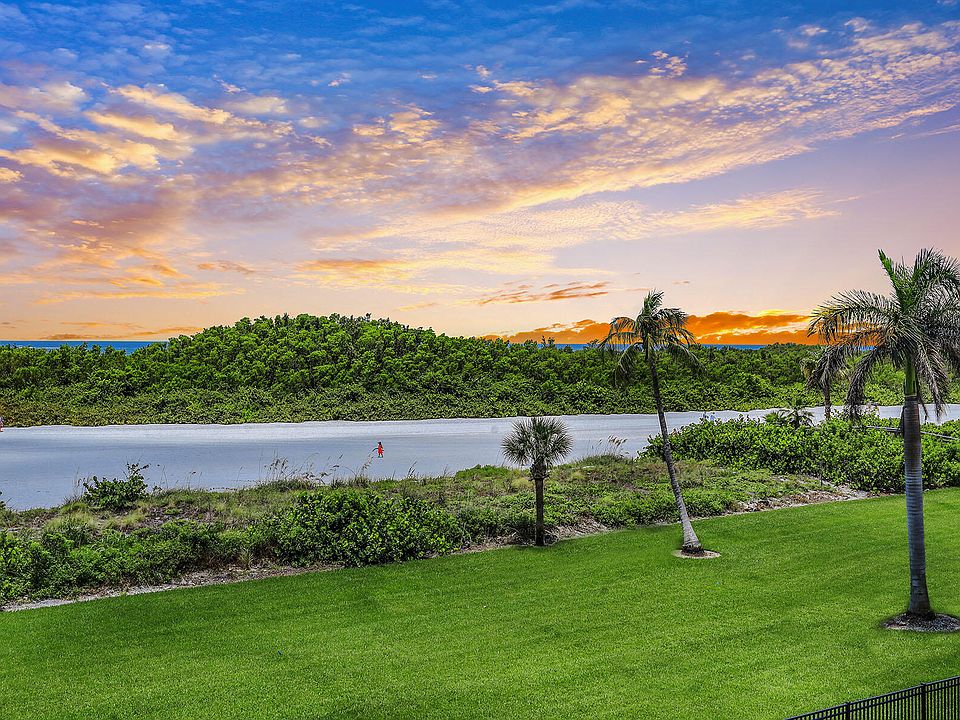 1st image of 320 Seaview Ct APT 310
