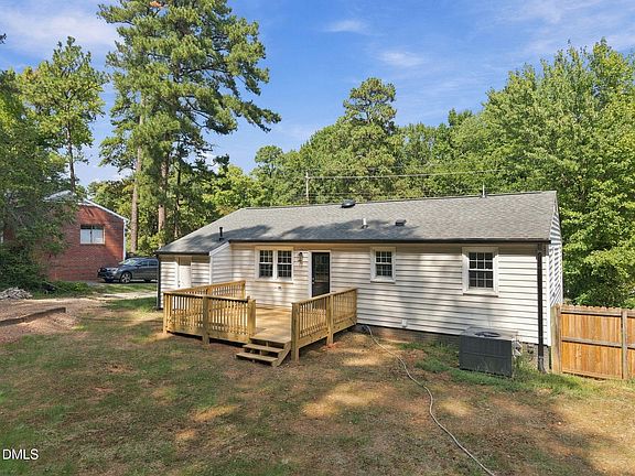 4th image of 2239 Rumson Rd