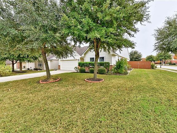 3rd image of 172 Bottle Brush Dr