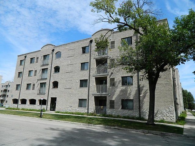 1st image of 7335 W Oakwood Ave #2D