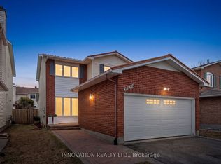 2056 Wildflower Dr, Ottawa, ON K1E3R3