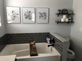 5691 W Breezeway Dr, North Ridgeville, OH 44039