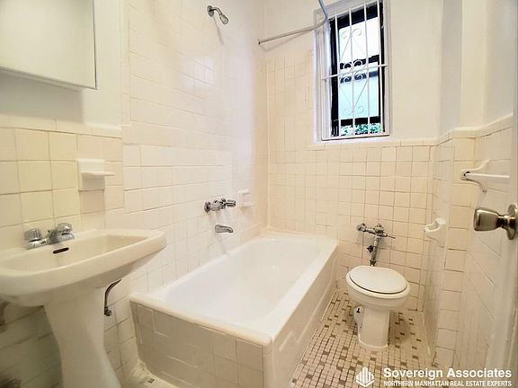 5th image of 108 Park Ter E APT 3C
