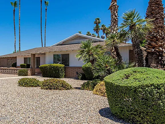 4 bed, 2024 sqft, $2,990 — Photo 1