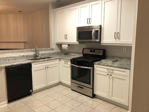 3rd image of 1636 Cove Creek Cir #1636