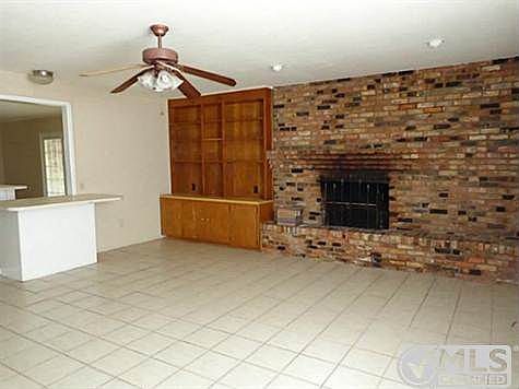 4th image of 3213 Parkside Dr