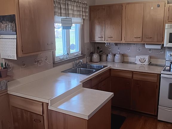 5th image of 1180 Sherwood Dr