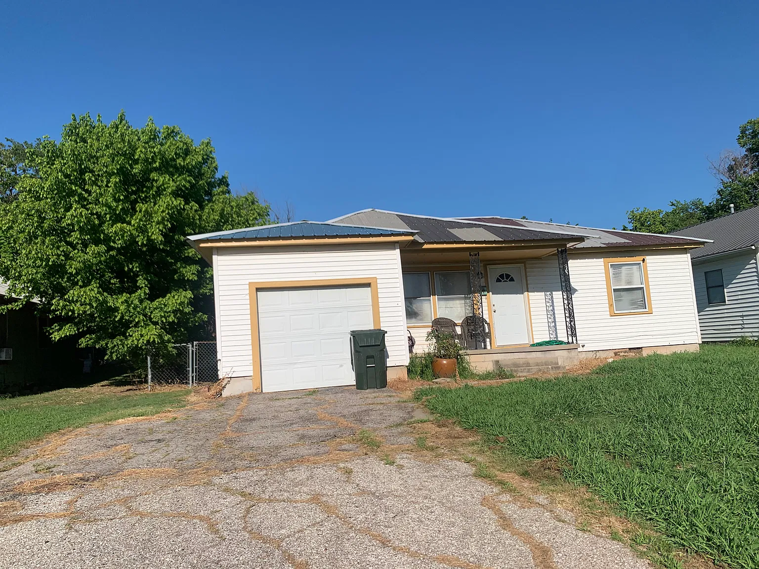 2 bed, 976 sqft, $820 — Photo 3